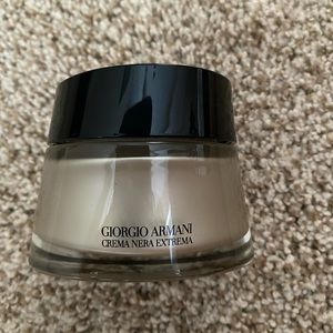 Giorgio Armani Crema Nera Extrema
